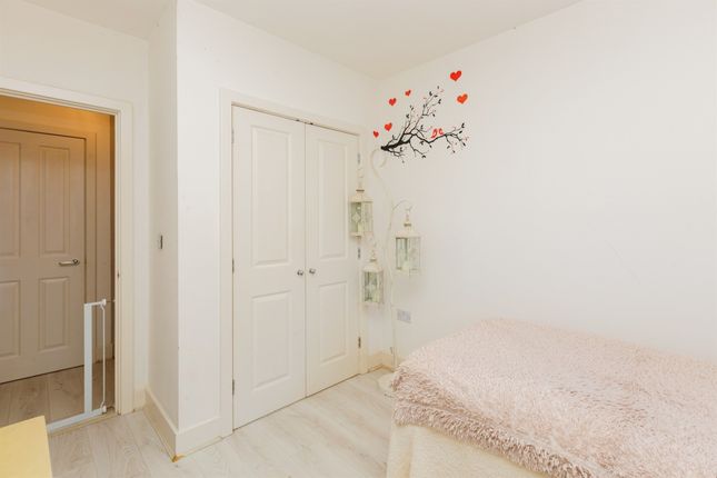 Flat for sale in Coxhill Way, Aylesbury