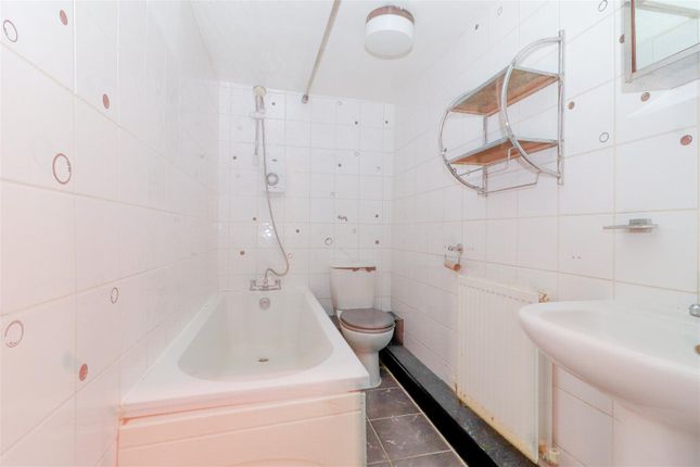 278, Bradford Road, Wakefield photo 4