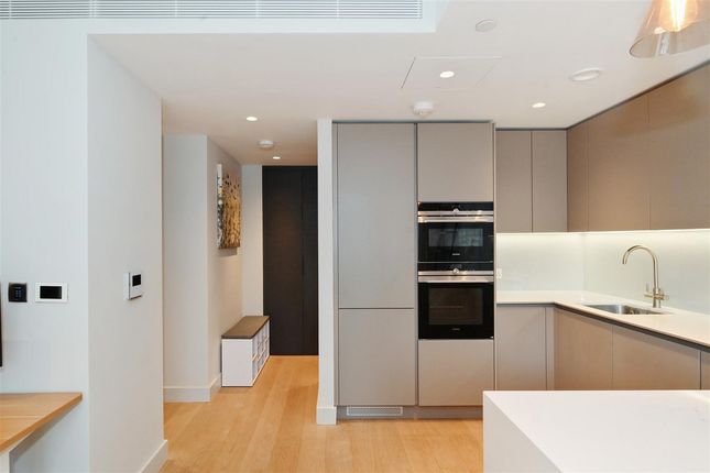 Flat 302, 3, Canalside Walk, London photo 4