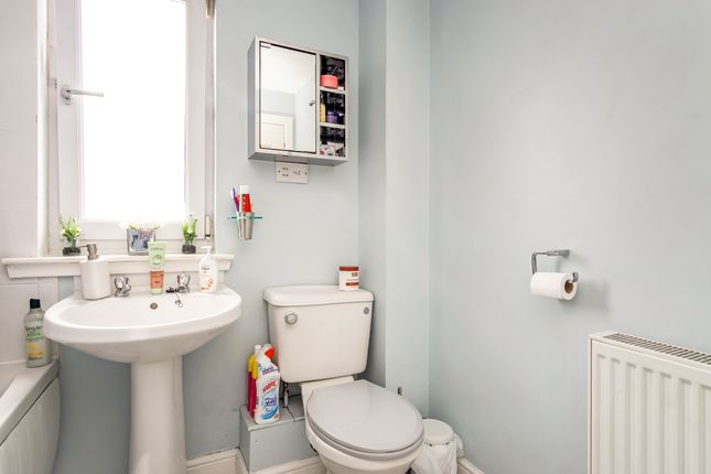 Flat for sale in Willowpark Court, Airdrie