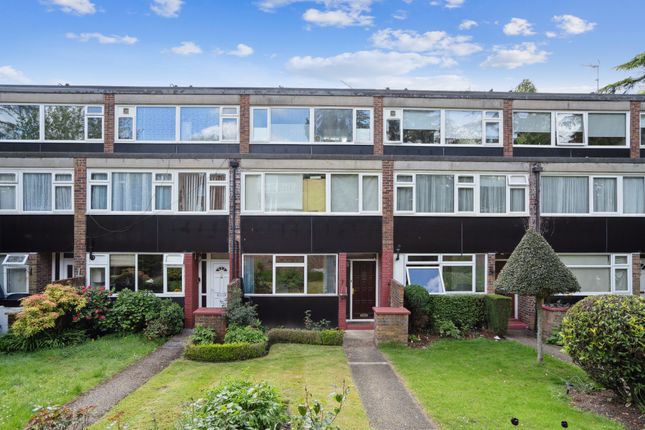 Thumbnail Maisonette for sale in Leaf Close, Northwood