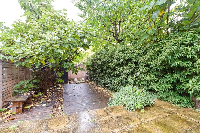 Brookscroft Road Walthamstow, London photo 2