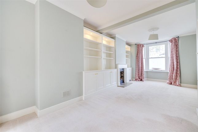 Terraced house to rent in Burnthwaite Road, London