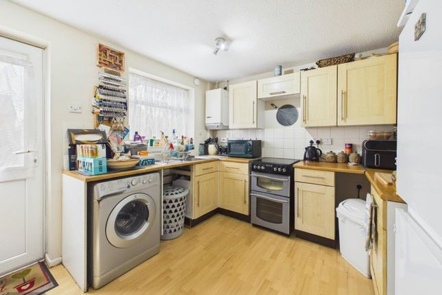 103, Milton Grove, Stafford photo 4
