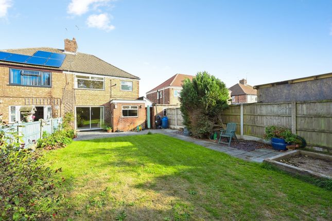 77, Rowan Drive, Nottingham photo 2