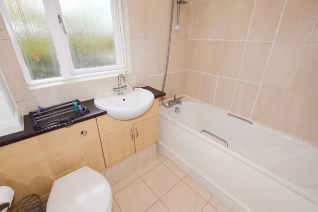 41 Pasteur Close, London photo 4