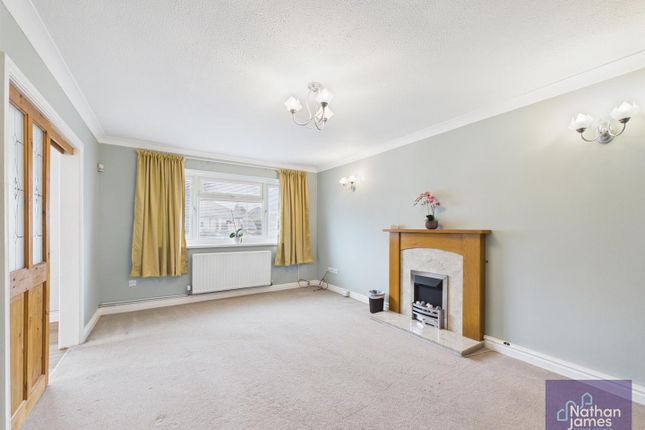 9, Castle Lea, Caldicot photo 2