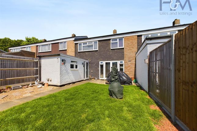 Thumbnail Terraced house for sale in Webb Rise, Stevenage, Hertfordshire, 5Qg.