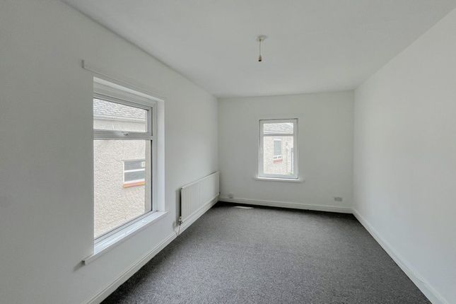 Property to rent in Islwyn Street, Cwmfelinfach, Ynysddu, Newport