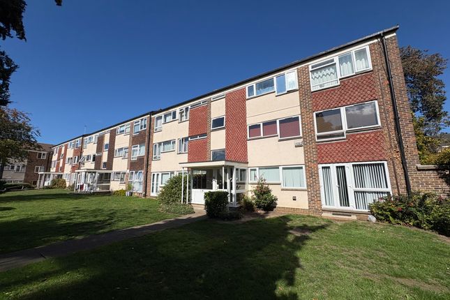 Cliftonville Court, NORTHAMPTON photo 2