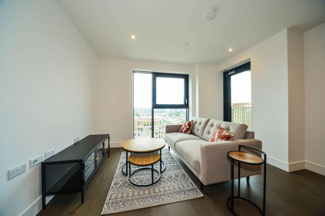 Thumbnail Flat to rent in 11 Hewson Way, Elephant And Castle, London