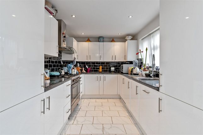 Thumbnail End terrace house for sale in Orchard Way, Knebworth