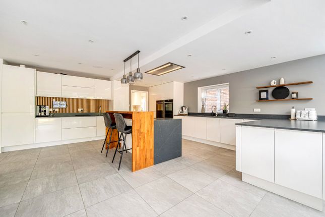 7, Burford Lea, Elstead photo 4
