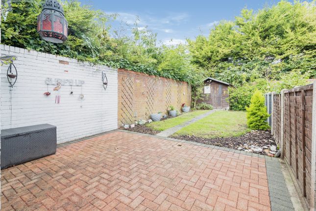End terrace house for sale in Beale Street, Dunstable