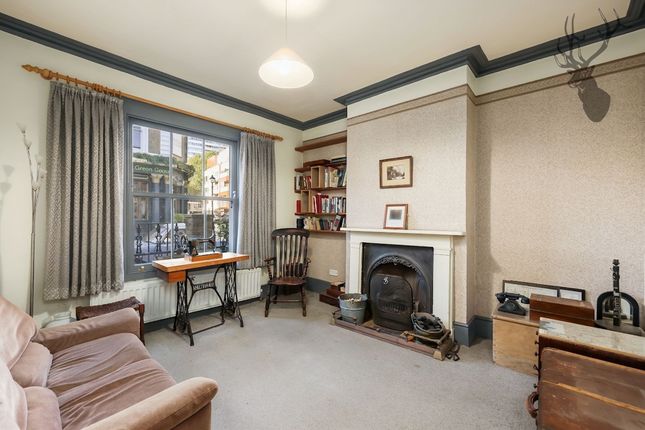 30 Cardigan Road, London photo 2