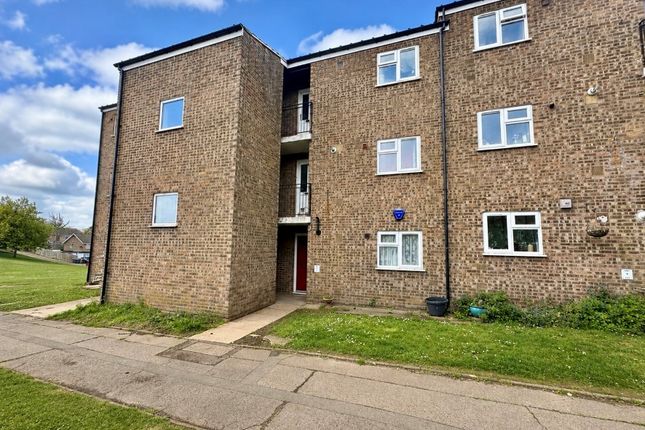 1-bed flat on 37 Hunters Close, Northampton, £70,000