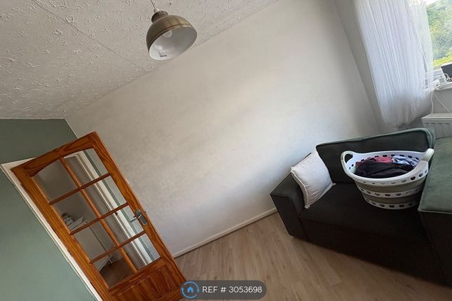 Park Lane West, Tipton photo 3
