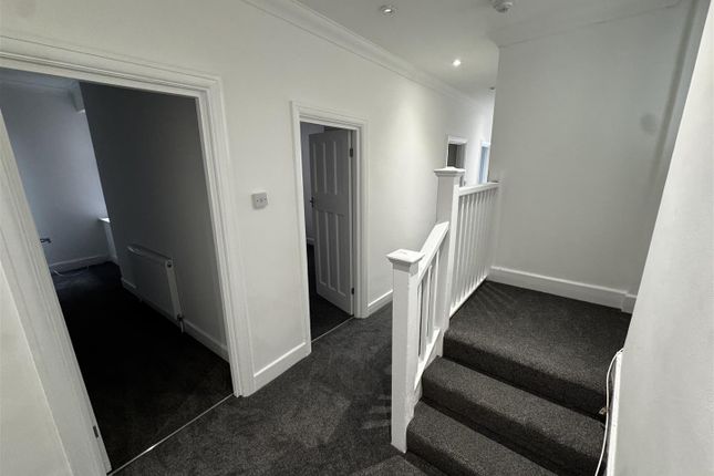 Flat 5, Warwick Mansions, Brighton Road, Worthing photo 2