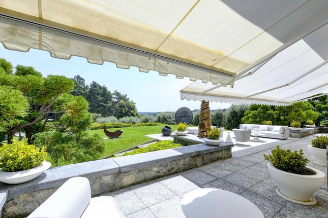 Villa for sale in Capiago Intimiano, Como, Lombardy, Italy