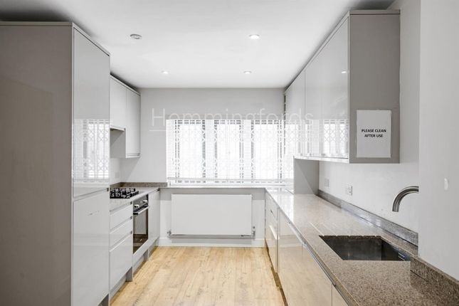 Kingsland 5 bed, Kingsland Road, London photo 3
