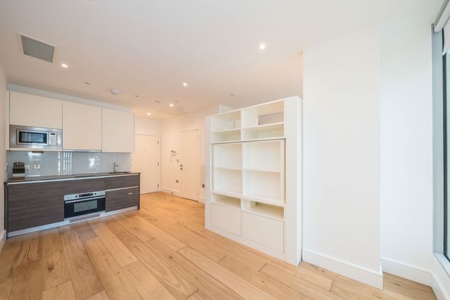 Flat 158, Trinity Square, 23-59, Staines Road, Hounslow photo 3