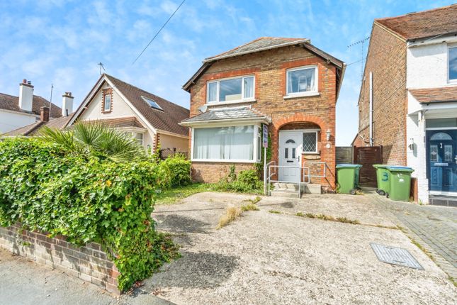 Thumbnail Detached house for sale in Hawthorn Road, Bognor Regis, West Sussex