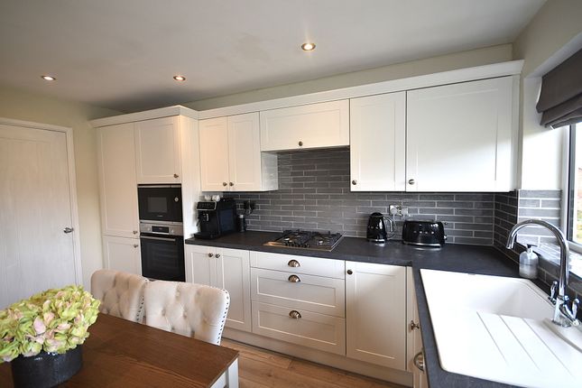 7 Ashton Avenue, Macclesfield photo 4