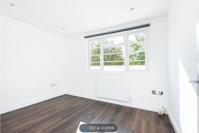 Clevedon Court Clive Road, London photo 3