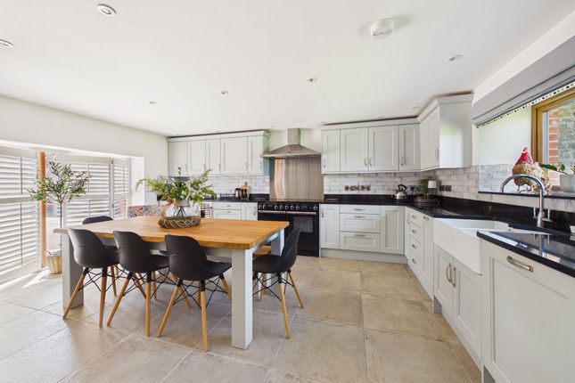 5 Hill Barn, Crediton photo 2