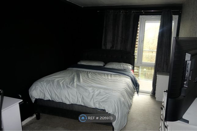 Poplar Place, London photo 2