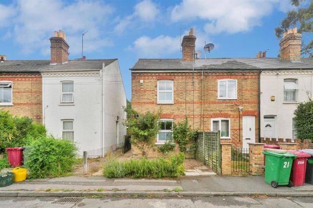 21B, Vale Grove, Slough photo 4