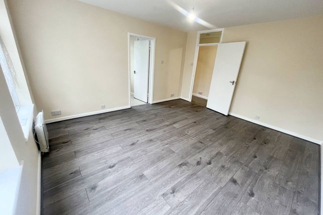 Merton Road, Slough photo 4