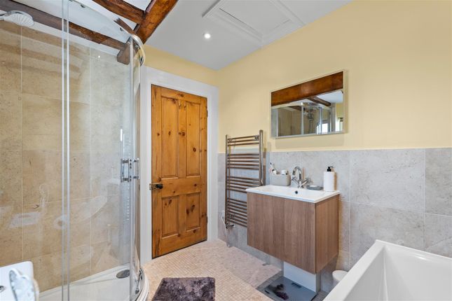 Bath/Shower Room