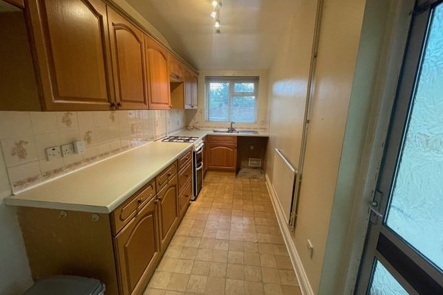 73, Winchester Avenue, Worcester photo 4