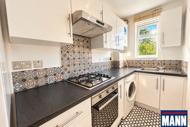 Flat, LONDON photo 2