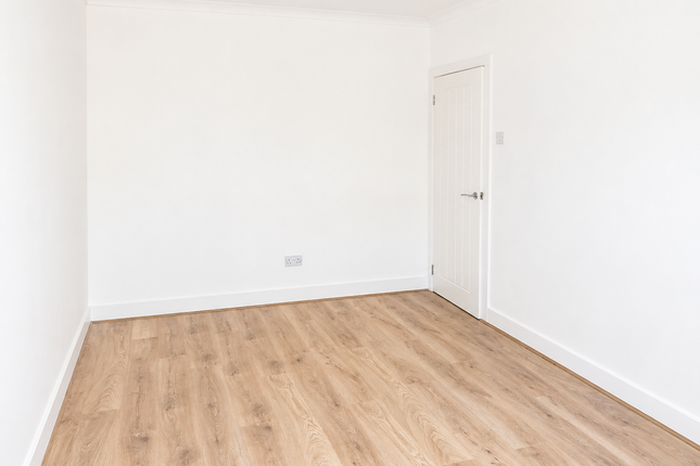 179 Ystrad Road, Pentre photo 5
