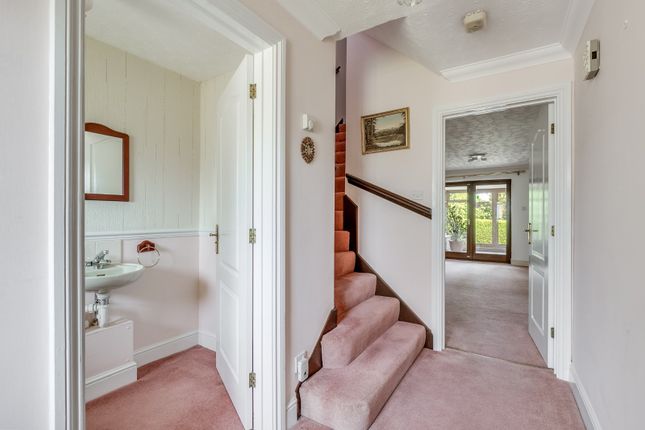 6, Whetstone Court, Hertfordshire photo 3
