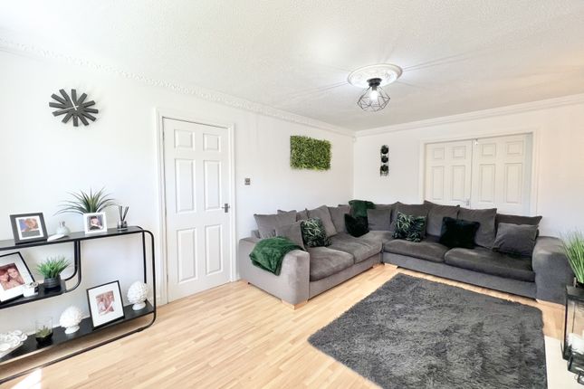 37, Plovers Way, Herons Reach photo 3