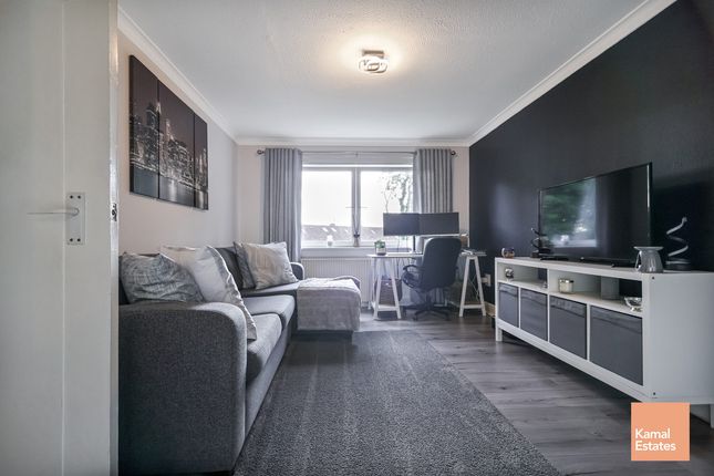 Flat 2/3, 5, Skirsa Court, Glasgow photo 4