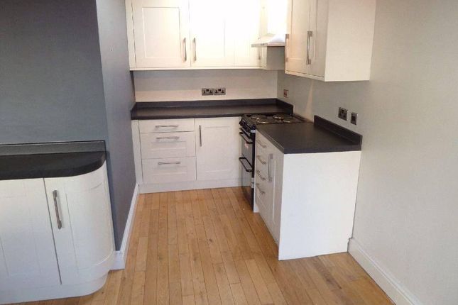 13, Cross Road, Watford photo 3