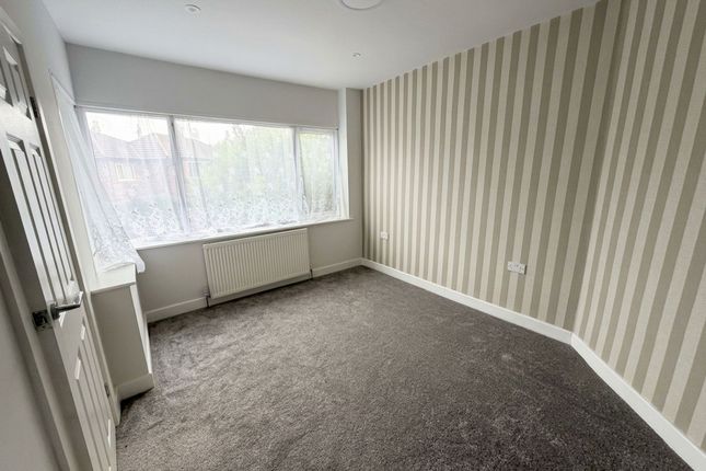 89 Castlewood Road, Salford photo 3