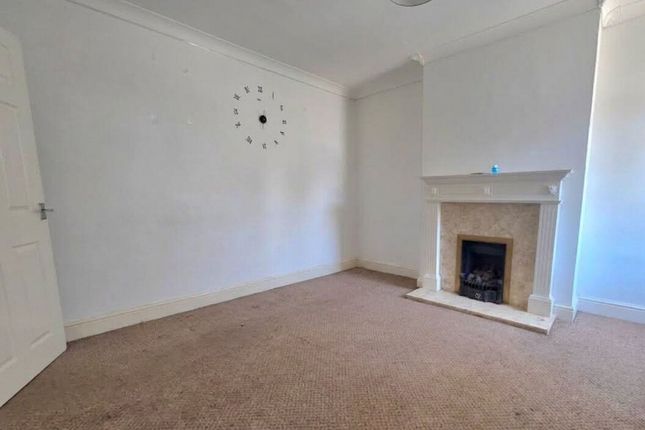 41 Ferndale Crescent, Uxbridge photo 2
