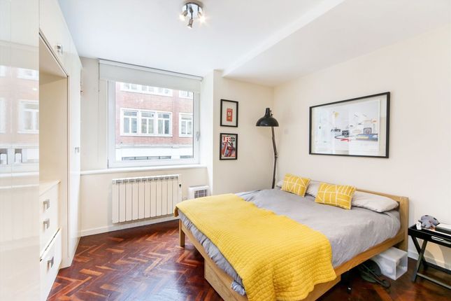 Flat 4, 20, Lambs Conduit Street, London photo 4