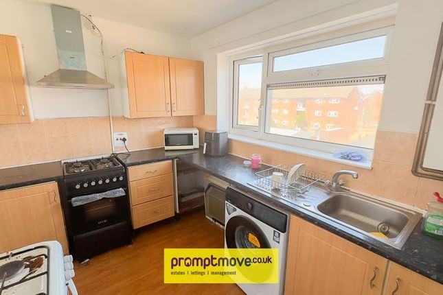 Ross Close, Luton photo 4