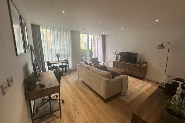 2 Iris House, The Green Quarter, Cedrus Avenue, London photo 3