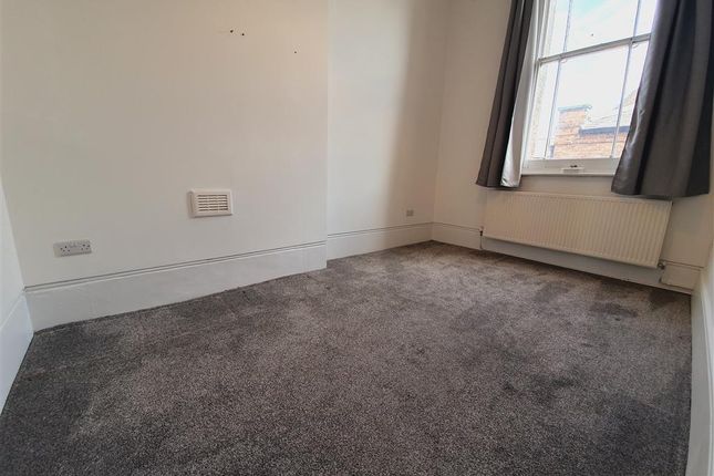 Flat to rent in Station Street, Burton-On-Trent