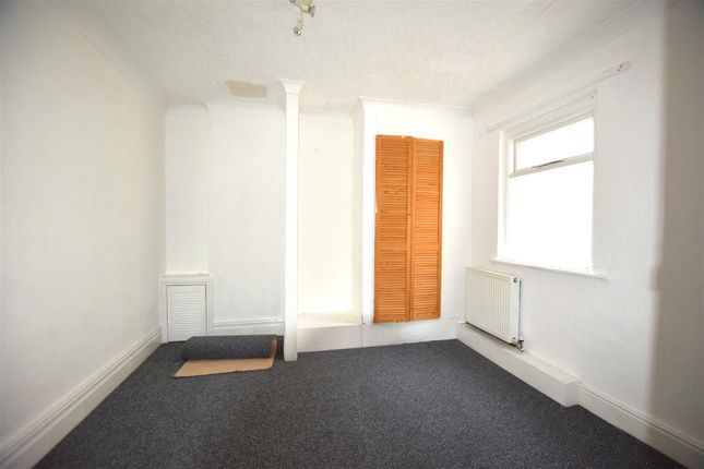 98, St. Marys Avenue, Barry photo 5