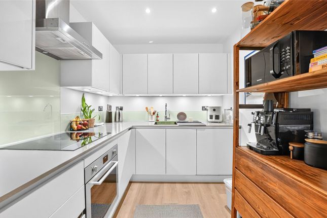 28 Regal House, 4, Vanguard Way, London photo 4