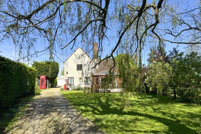 Thumbnail Detached house for sale in Thame Park Road, Thame, Oxfordshire, Oxfordshire