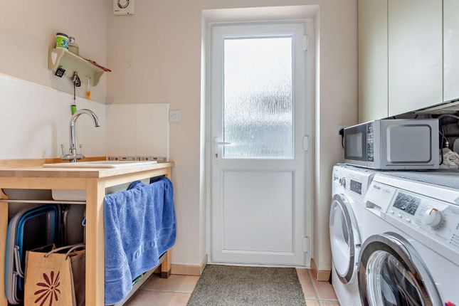 48, Robert Franklin Way, South Cerney photo 4